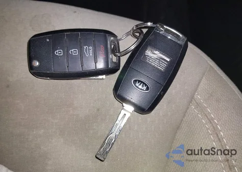 2015 Kia Optima Lx z USA, uszkodzony, nr VIN 5XXGM4A76FG473267